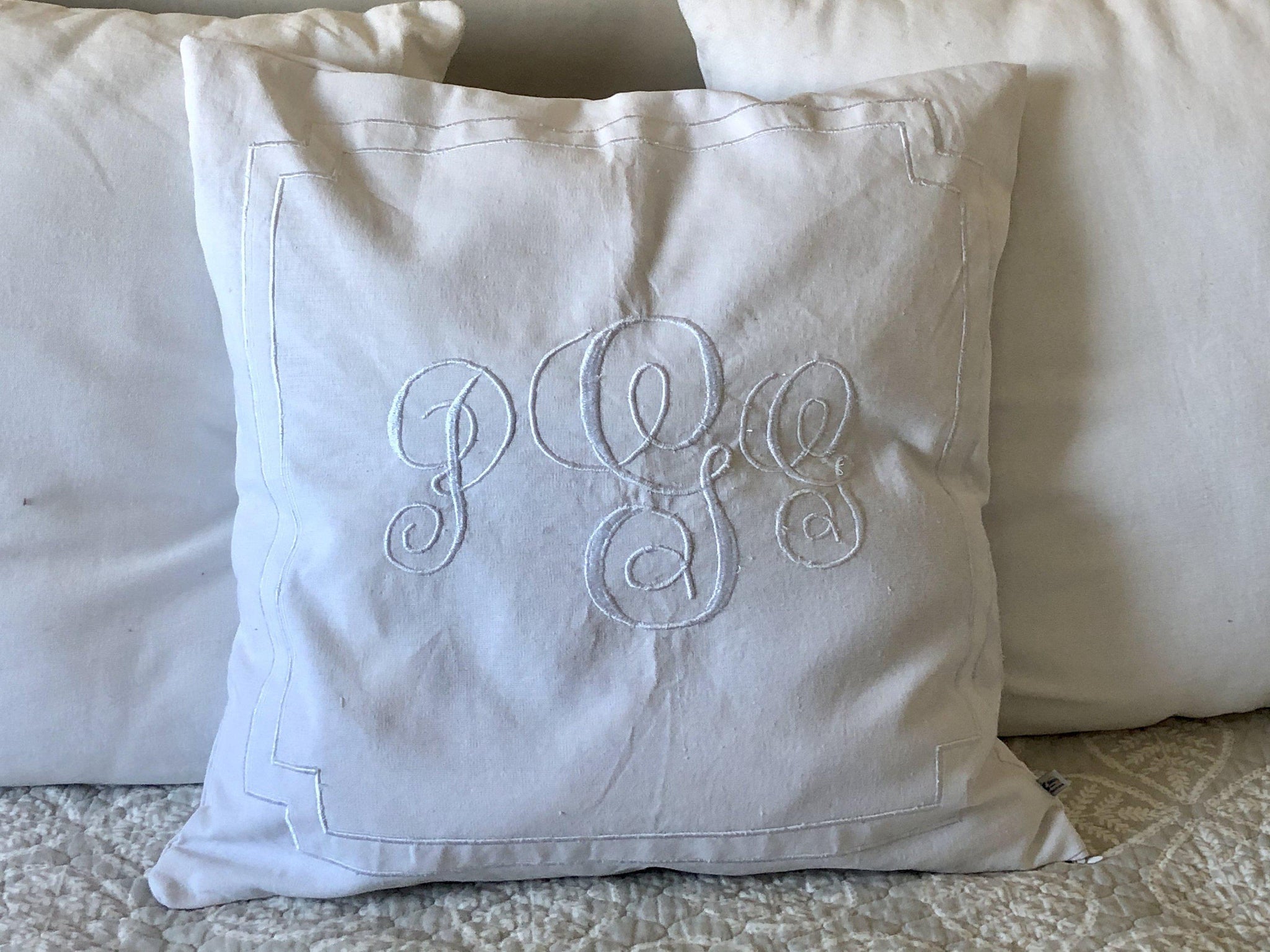 Snazzy Living White Accent Throw Pillows