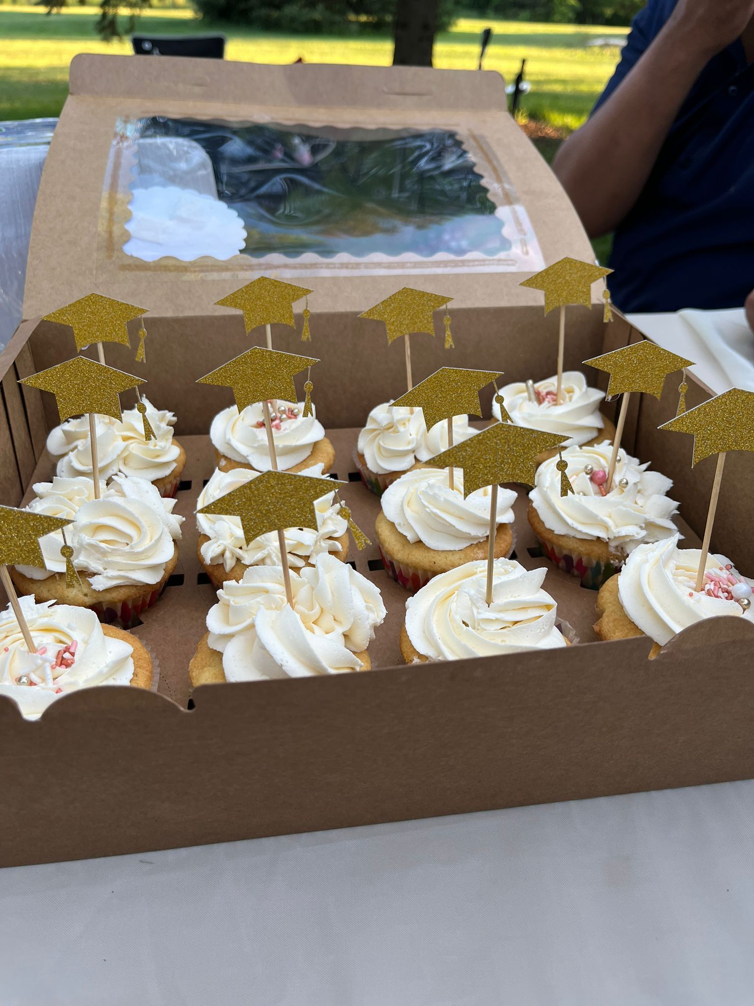 Order cupcakes for pickup in Burlington, Ontario, Canada
