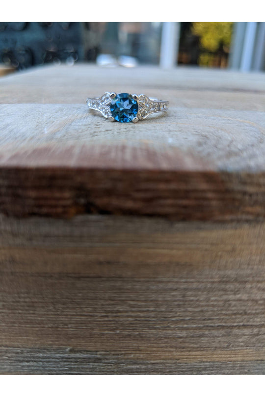 Solitair Dainty Ring, London Blue Topaz, CZ